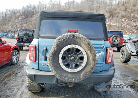 2022 Ford Bronco Base z USA, uszkodzony, nr VIN 1FMEE5DP2NLB64542